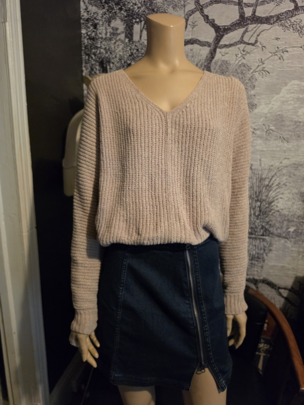 Urban Outfitters Cozy Chenille V-Neck Ribbed Sweater